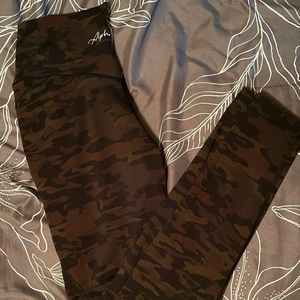Alphalete Surface Power Leggings - Dark Olive Camo